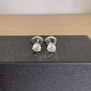 🚫SOLD🚫Diamond Stud Earrings